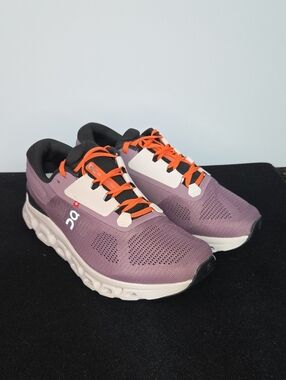 NWT On Cloud Cloud Stratus Women's Running Shoes Size 9.5